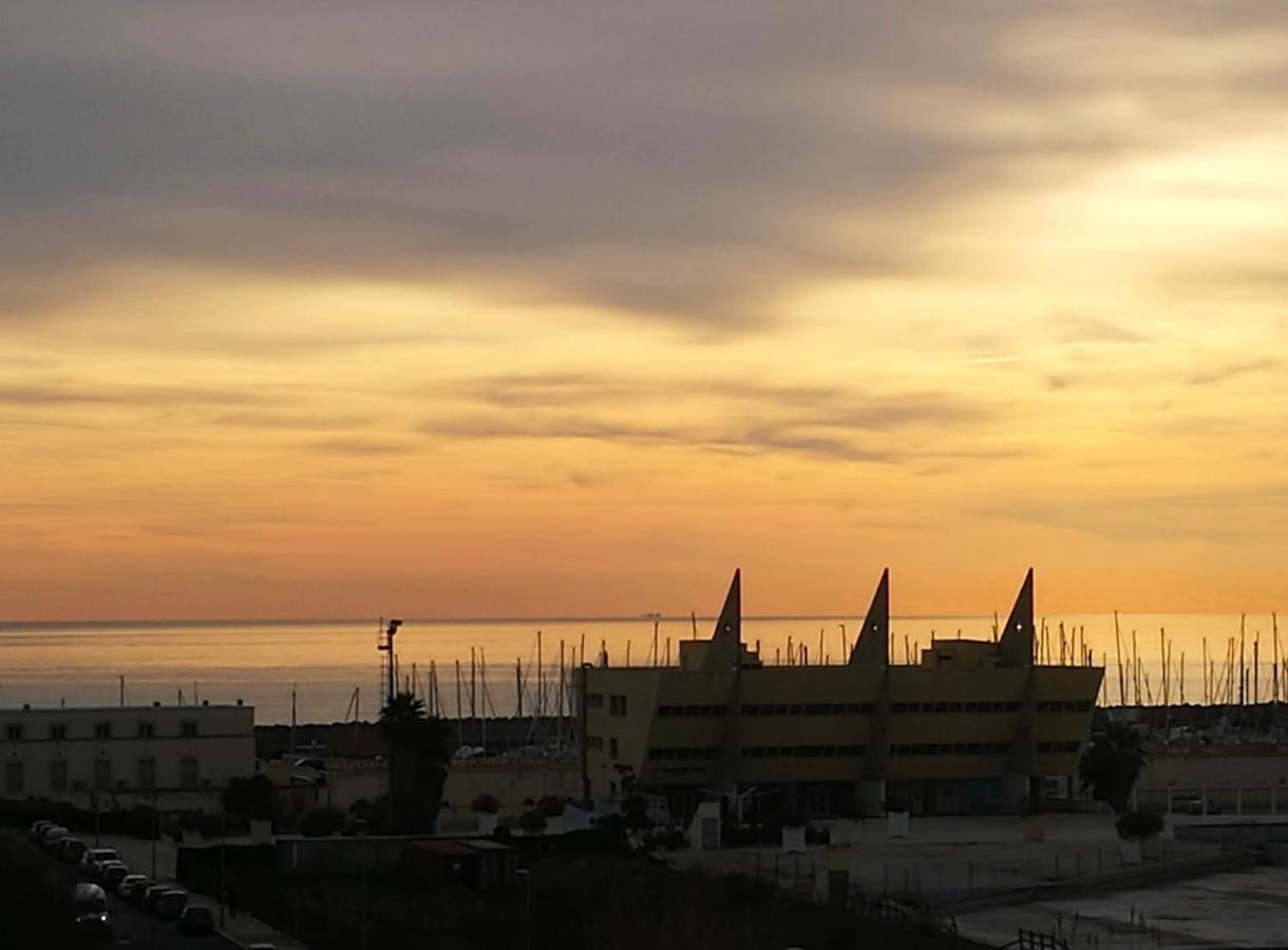 Grande, Vista Mare A 2 Passi Dalla Spiaggia Lido di Ostia Exteriör bild